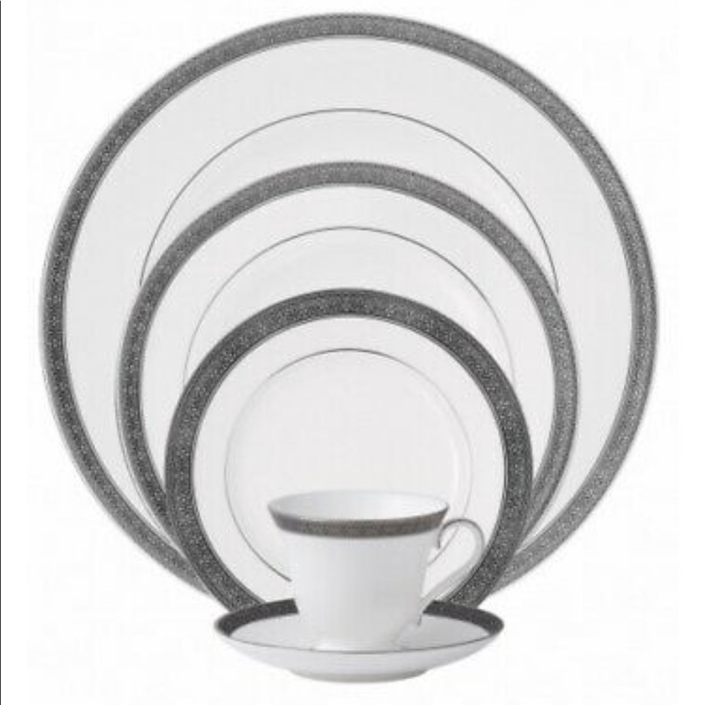 Waterford Newgrange Platinum Set